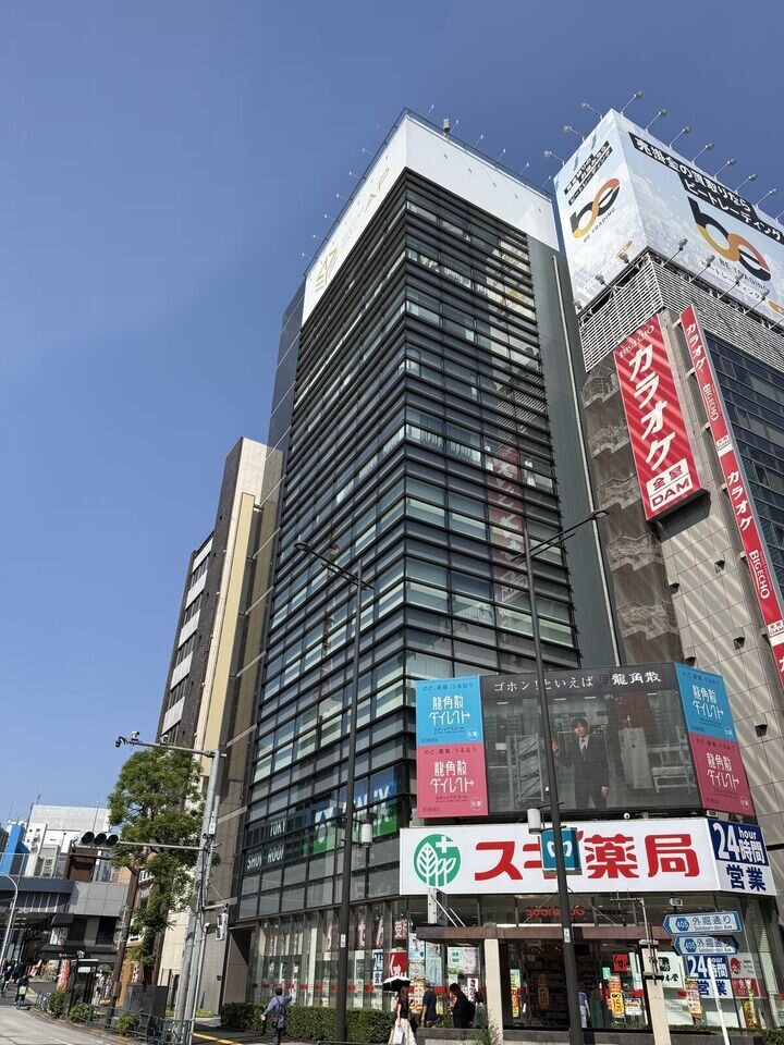 トレカプロのオフィスが入るビルの外観