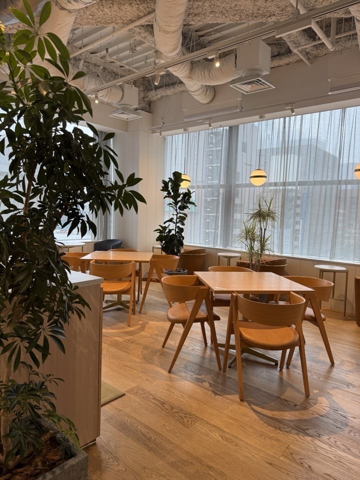 カフェラウンジ